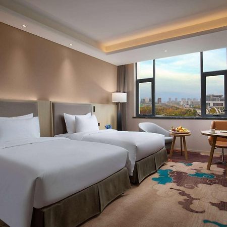 Ramada Wyndham Zhengzhou Xinzheng Xinzheng (Henan) Exterior foto